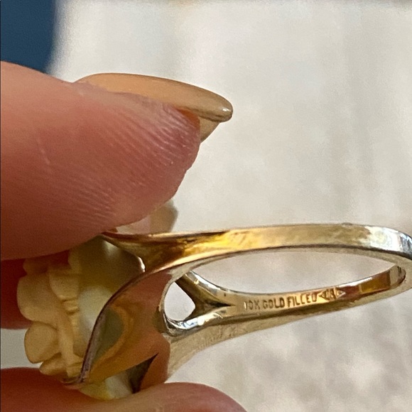 Vintage 10k gold ring with enamel rose - Picture 7 of 8